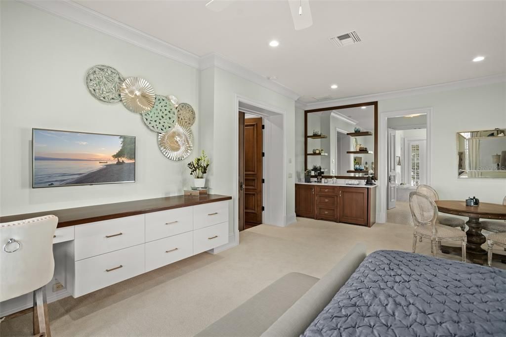 Dining room, Interior, Recessed Lighting