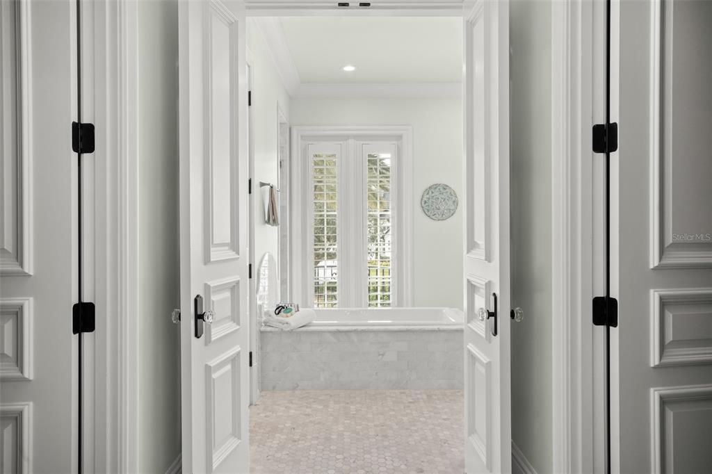 Bathroom, Interior, Recessed Lighting