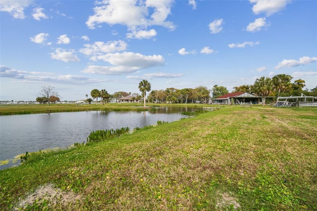 Exterior, Lake