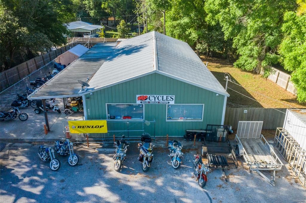 Exterior, Drone