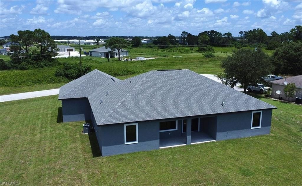 Exterior, Drone