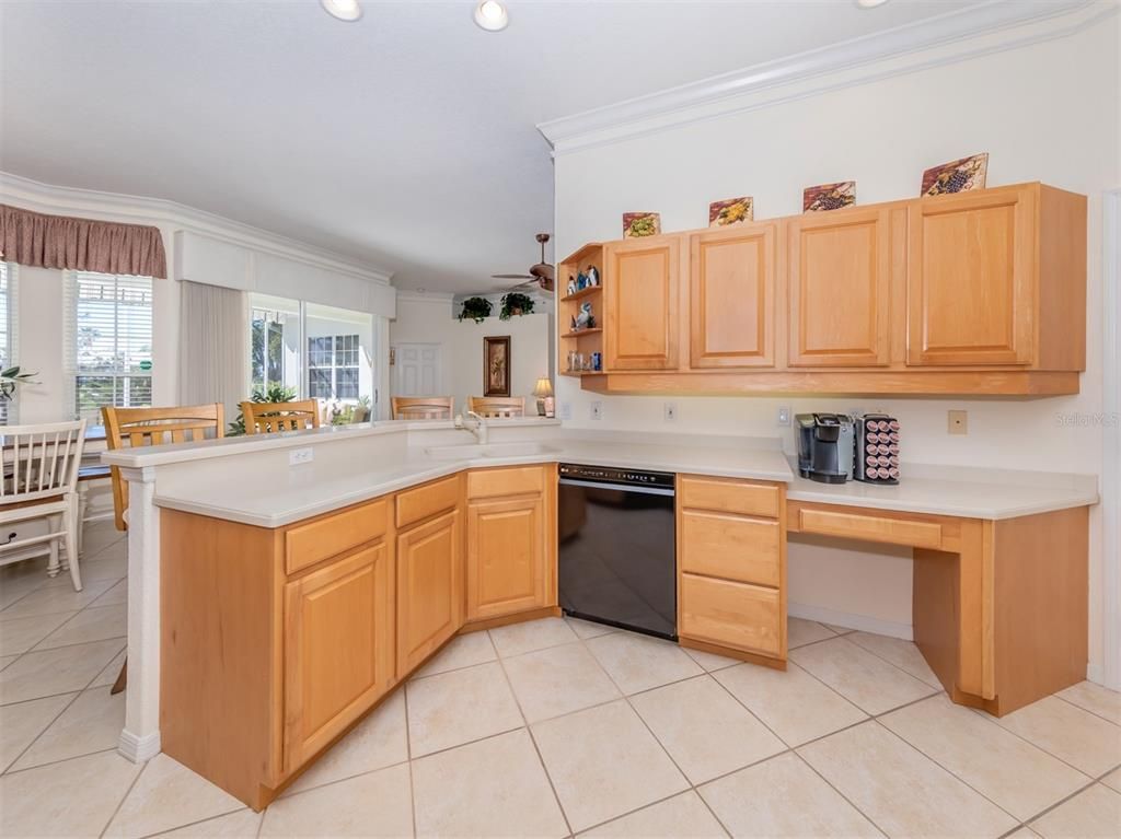 Dining room, Interior, Kitchen, Recessed Lighting