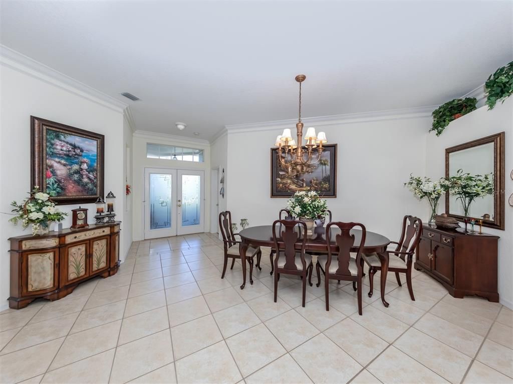 Chandelier, Dining room, Interior