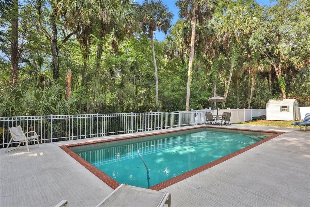 Exterior, Pool