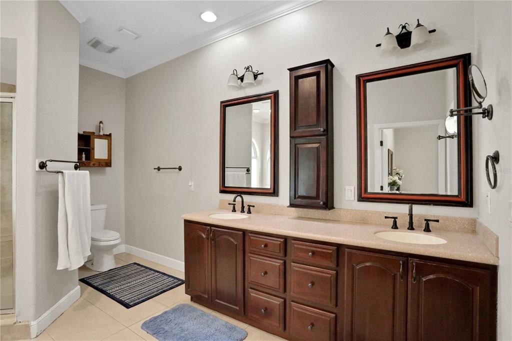 Bathroom, Dual Sink Vanities, Interior, Recessed Lighting