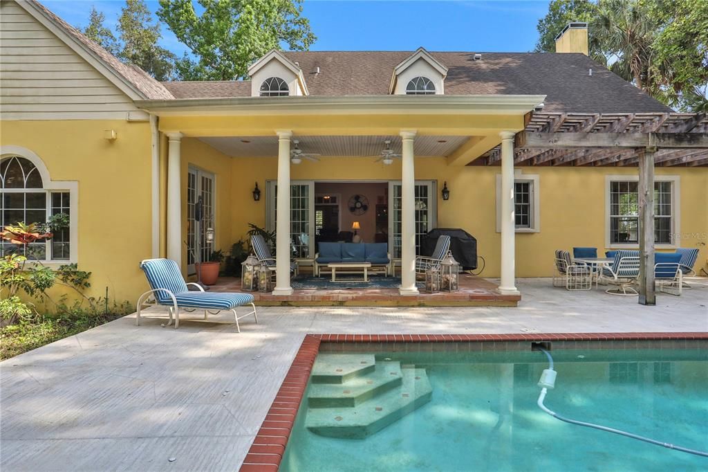 Exterior, Pool