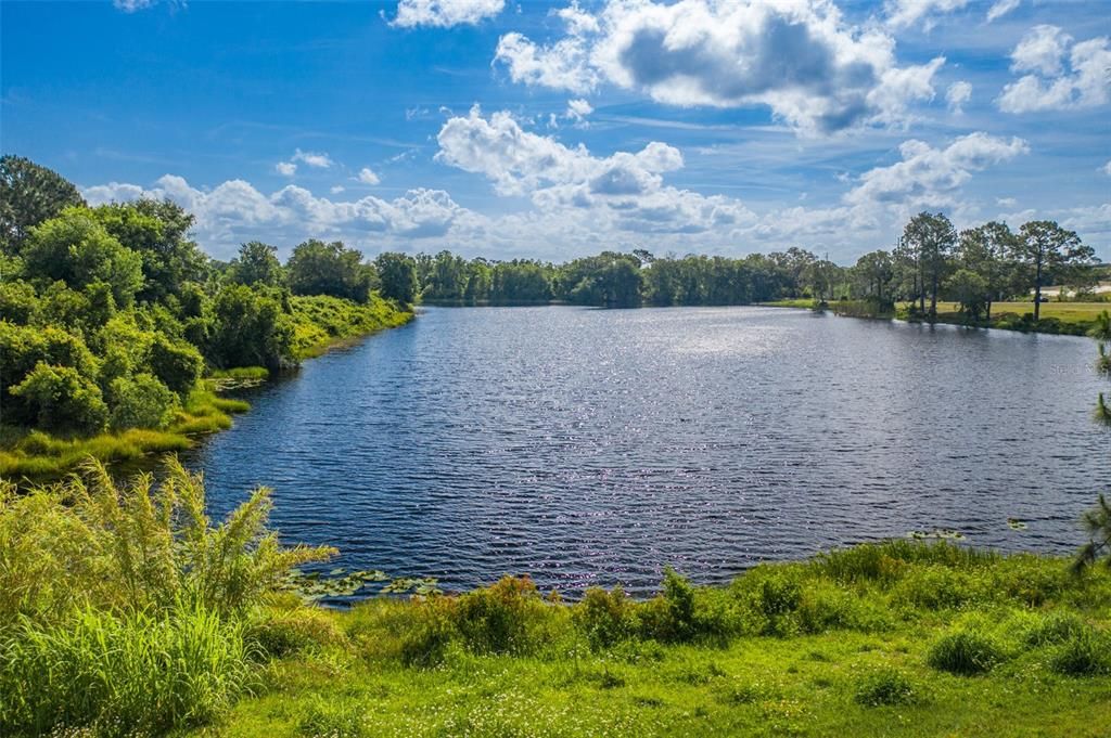 Exterior, Lake