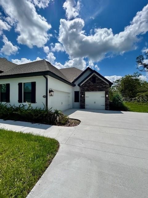 Attached, Exterior, Facade, Ranch