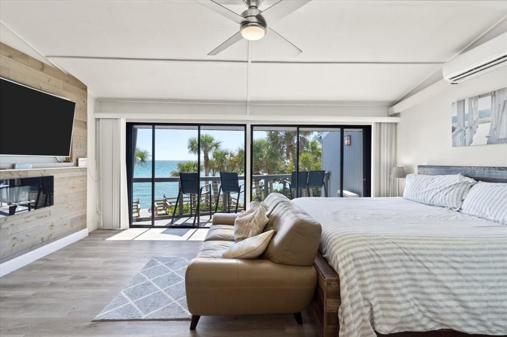 Bedroom, Fireplace, Interior, Water, Wood Texture Flooring