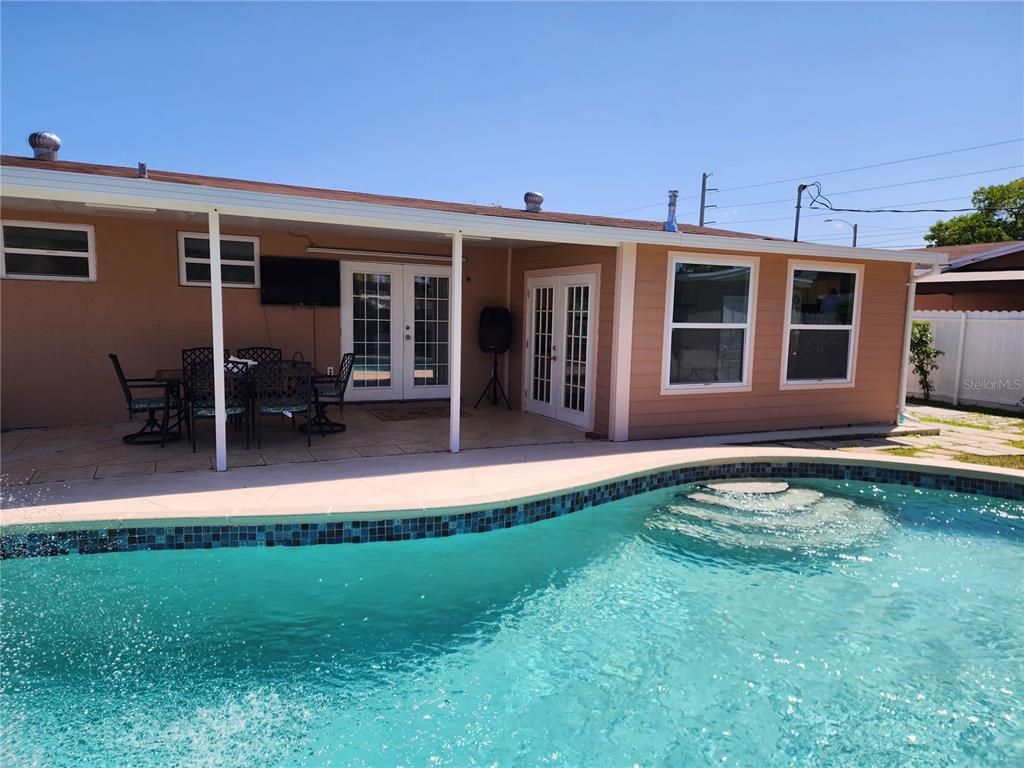 Exterior, Pool