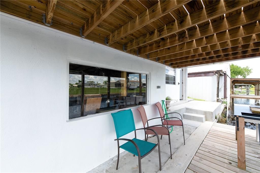 Exterior, Piano, Wooden Beams