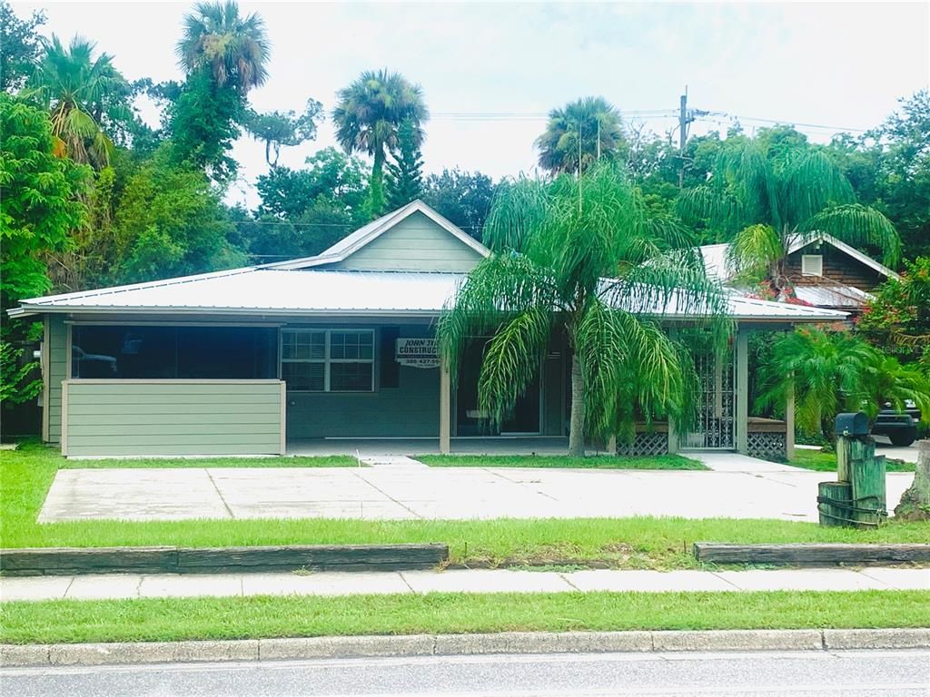 Attached, Exterior, Facade, Ranch