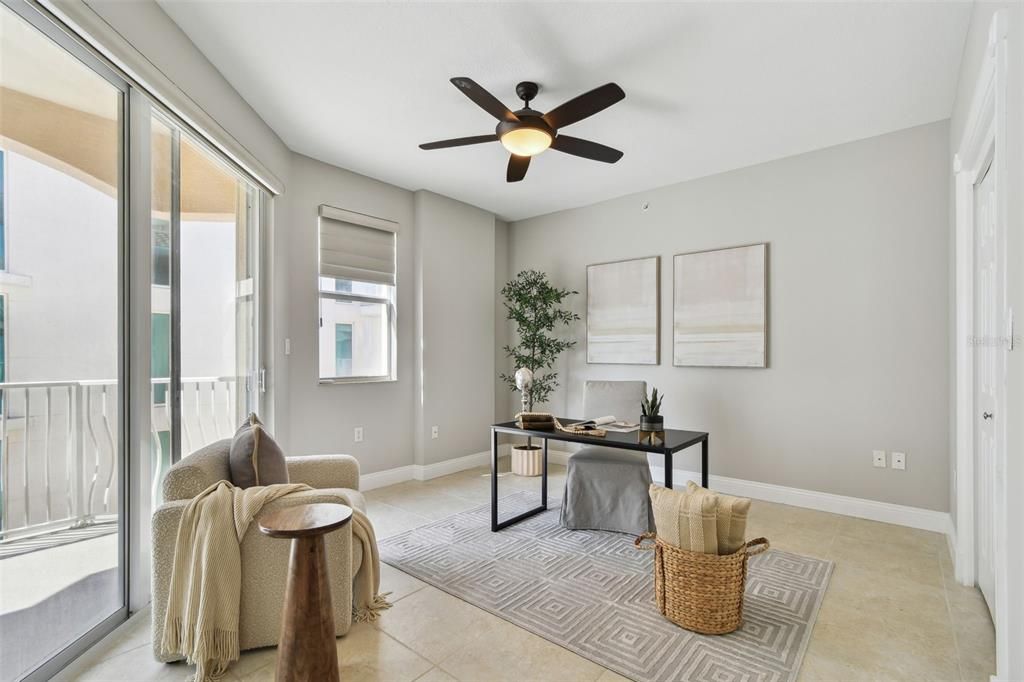 Home Office, Interior