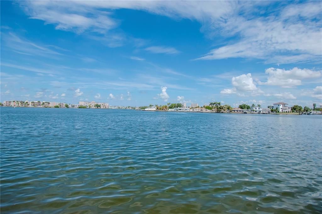Exterior, Lake