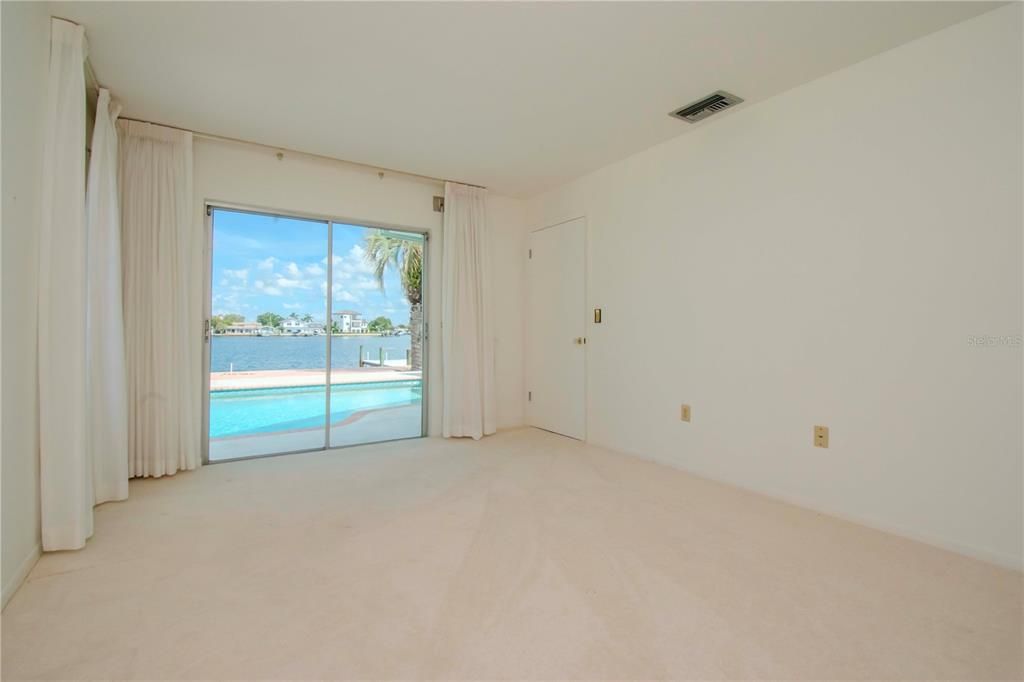 Empty room, Interior, Water
