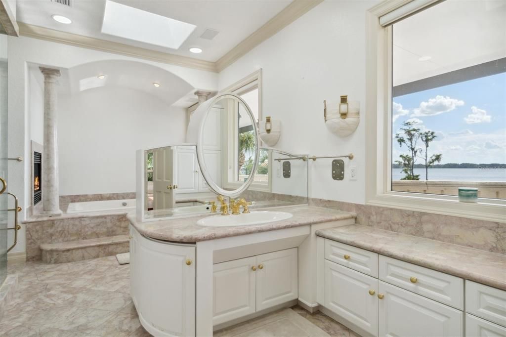 Bathroom, Dual Sink Vanities, Interior, Recessed Lighting, Water