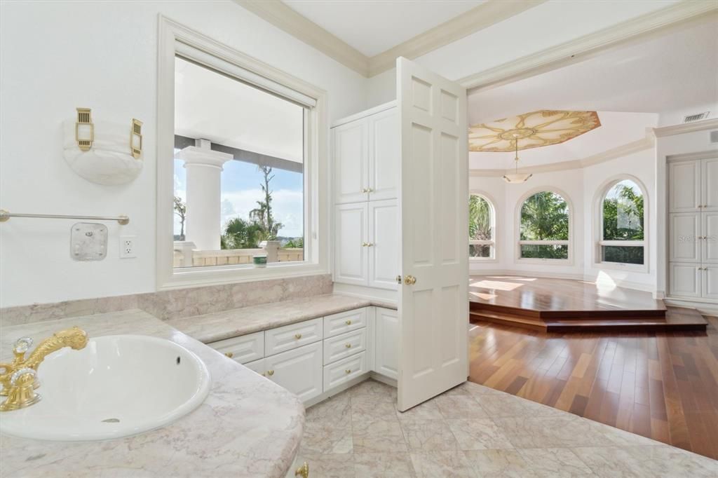 Bathroom, Interior, Pendant Lights, Wood Texture Flooring