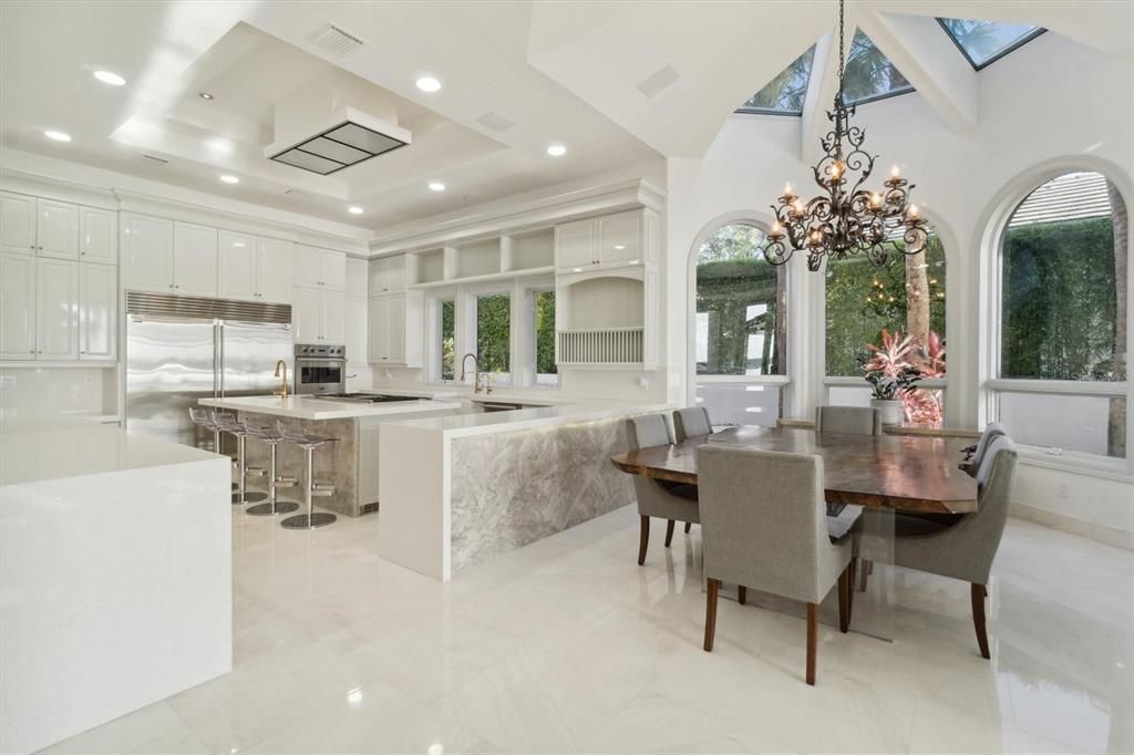 Chandelier, Dining room, Interior, Kitchen, Pendant Lights, Recessed Lighting, Stainless Steel Appliances