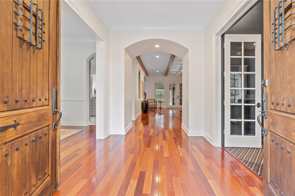 Interior, Recessed Lighting, Wood Texture Flooring