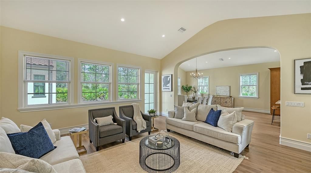 Chandelier, Dining room, Interior, Living room, Recessed Lighting, Wood Texture Flooring