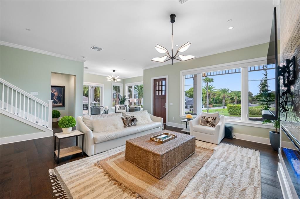 Dining room, Interior, Living room, Pendant Lights, Recessed Lighting, Wood Texture Flooring