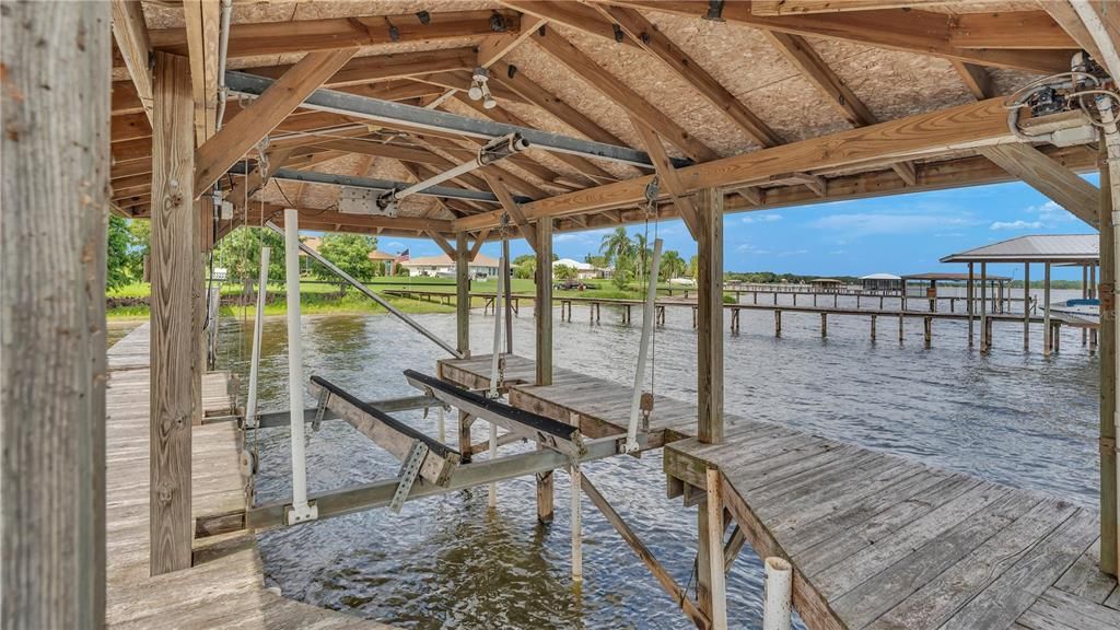 Exterior, Lake