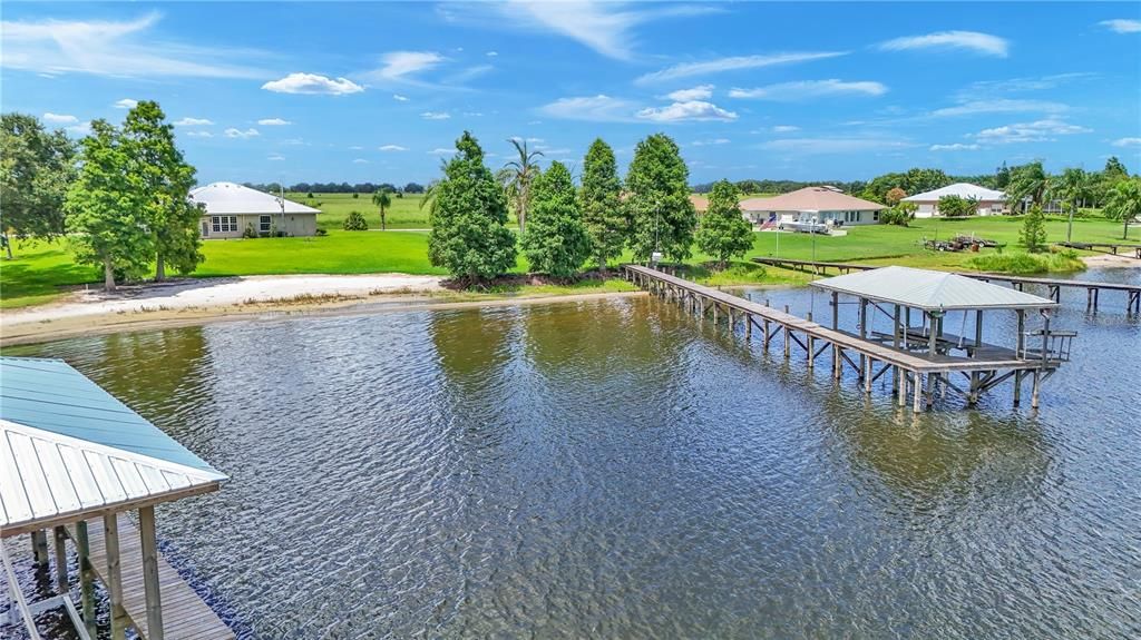 Exterior, Lake