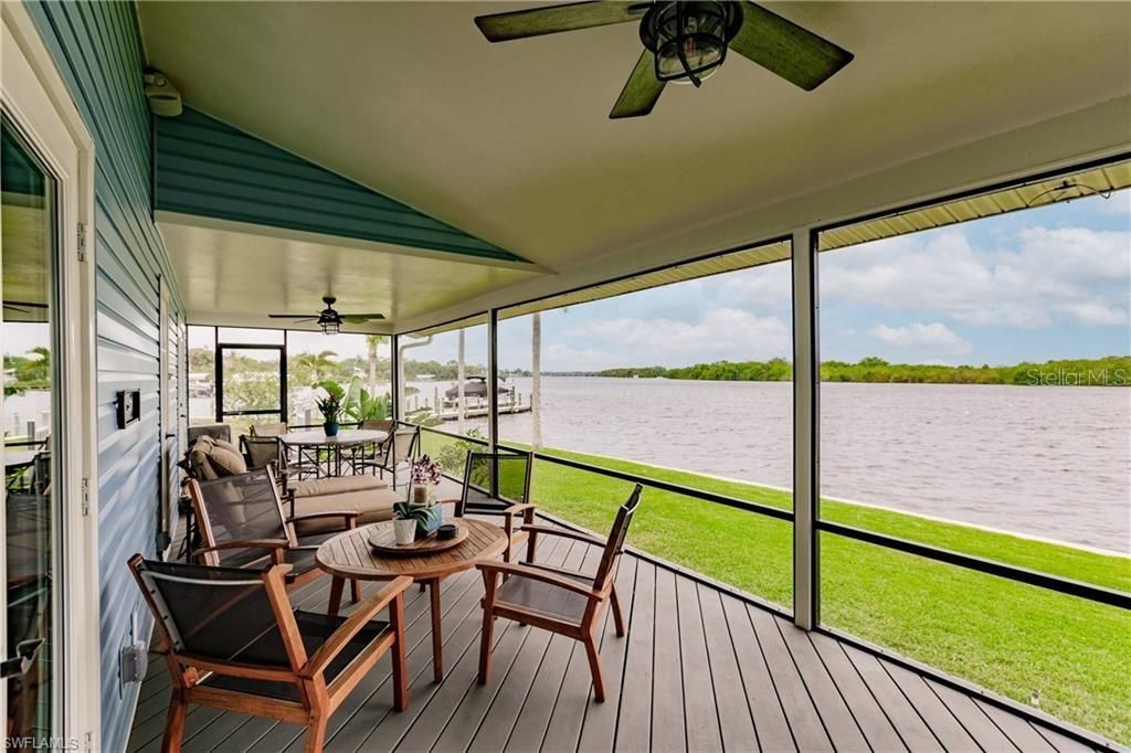 Interior, Sun Room, Water, Wood Texture Flooring