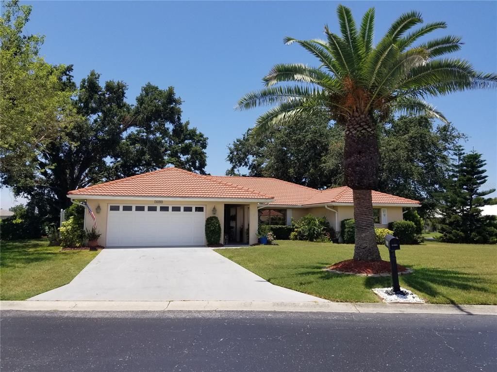 Attached, Exterior, Facade, Ranch