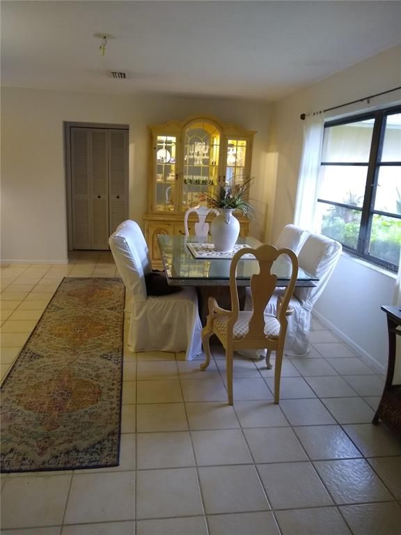 Dining room, Interior