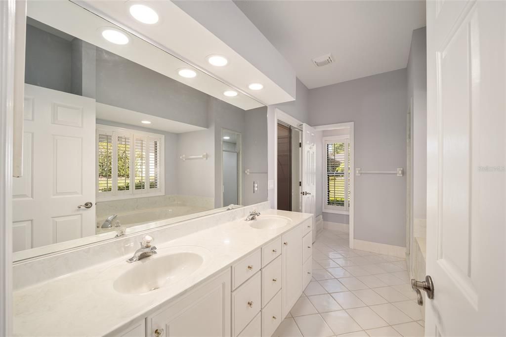 Bathroom, Dual Sink Vanities, Interior, Recessed Lighting
