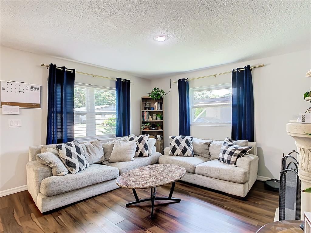 Interior, Living room, Recessed Lighting, Wood Texture Flooring