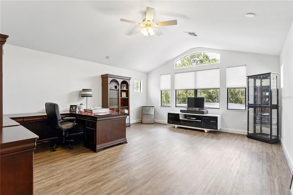 Home Office, Interior, Recessed Lighting, Wood Texture Flooring
