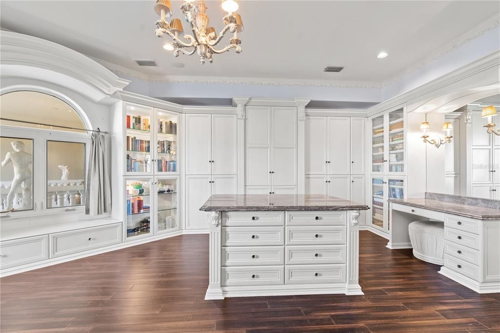 Chandelier, Interior, Recessed Lighting, Wood Texture Flooring