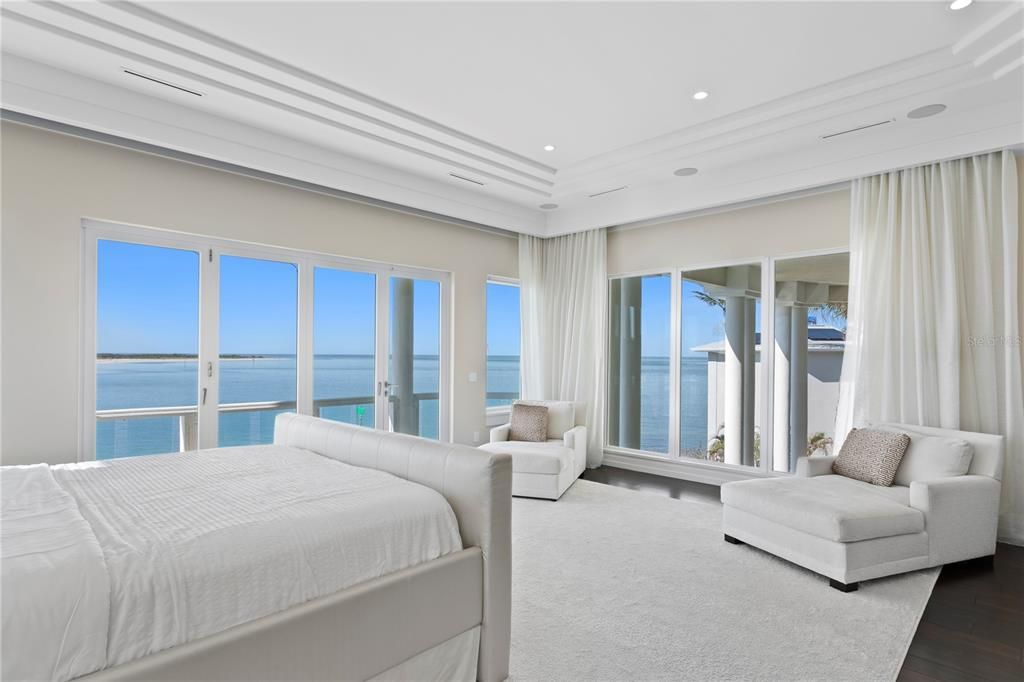 Bedroom, Interior, Recessed Lighting, Water, Wood Texture Flooring