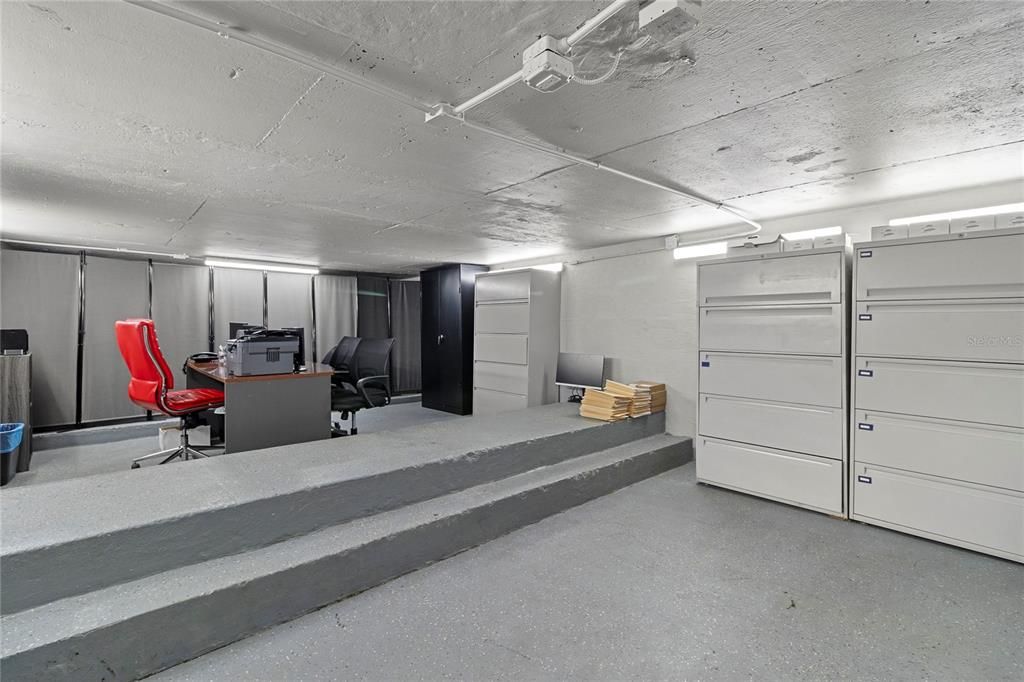 Home Office, Interior