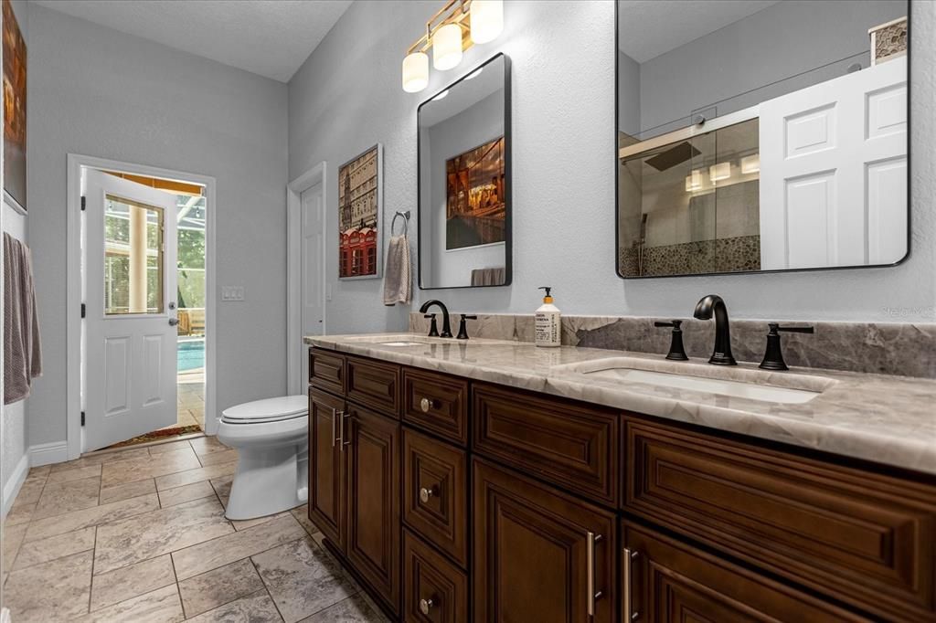 Bathroom, Dual Sink Vanities, Interior