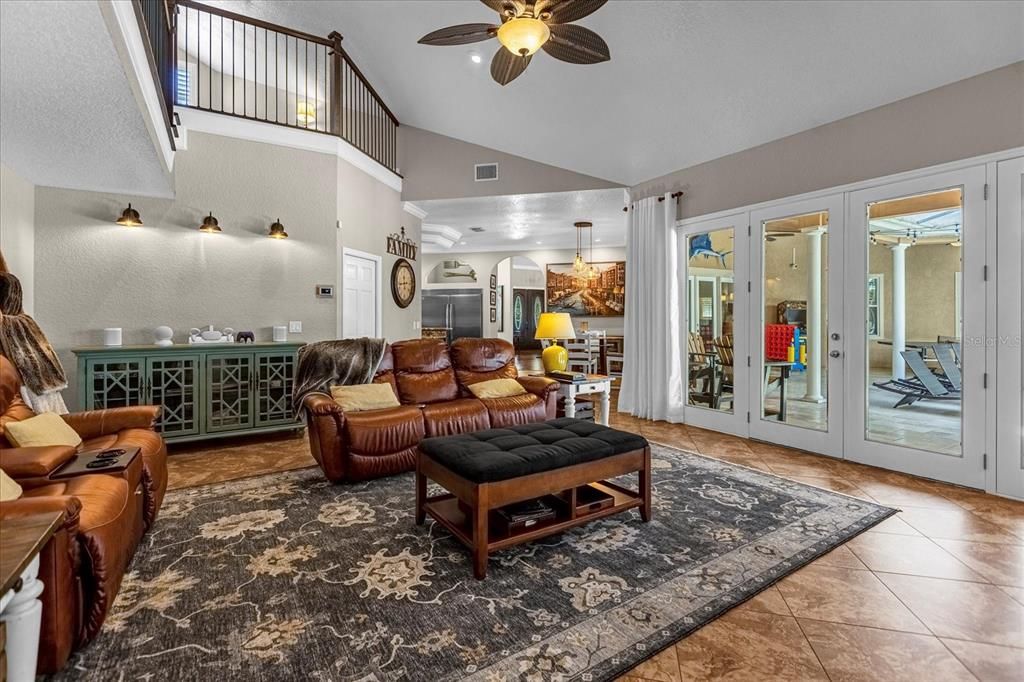 Chandelier, Interior, Living room, Pendant Lights