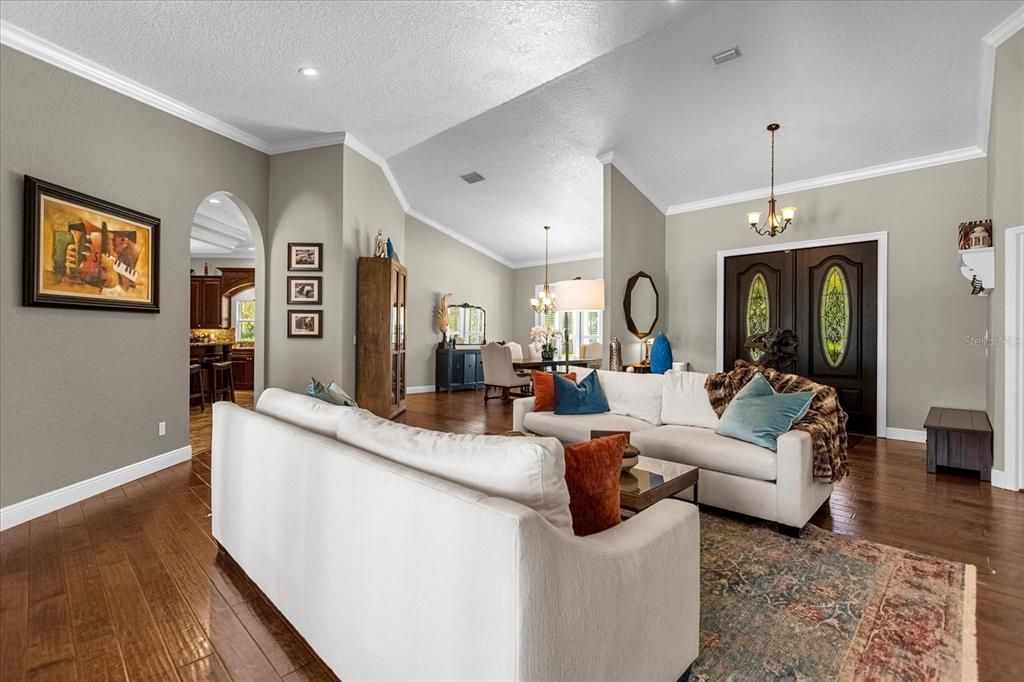 Chandelier, Dining room, Interior, Living room, Pendant Lights, Recessed Lighting, Wood Texture Flooring