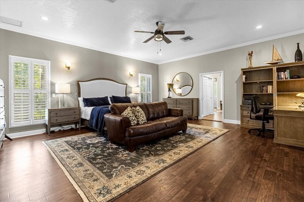 Bedroom, Home Office, Interior, Recessed Lighting, Wood Texture Flooring