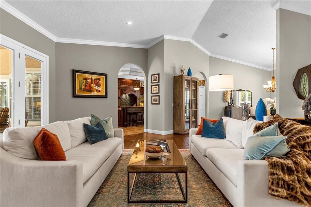Interior, Living room, Pendant Lights, Recessed Lighting, Wood Texture Flooring