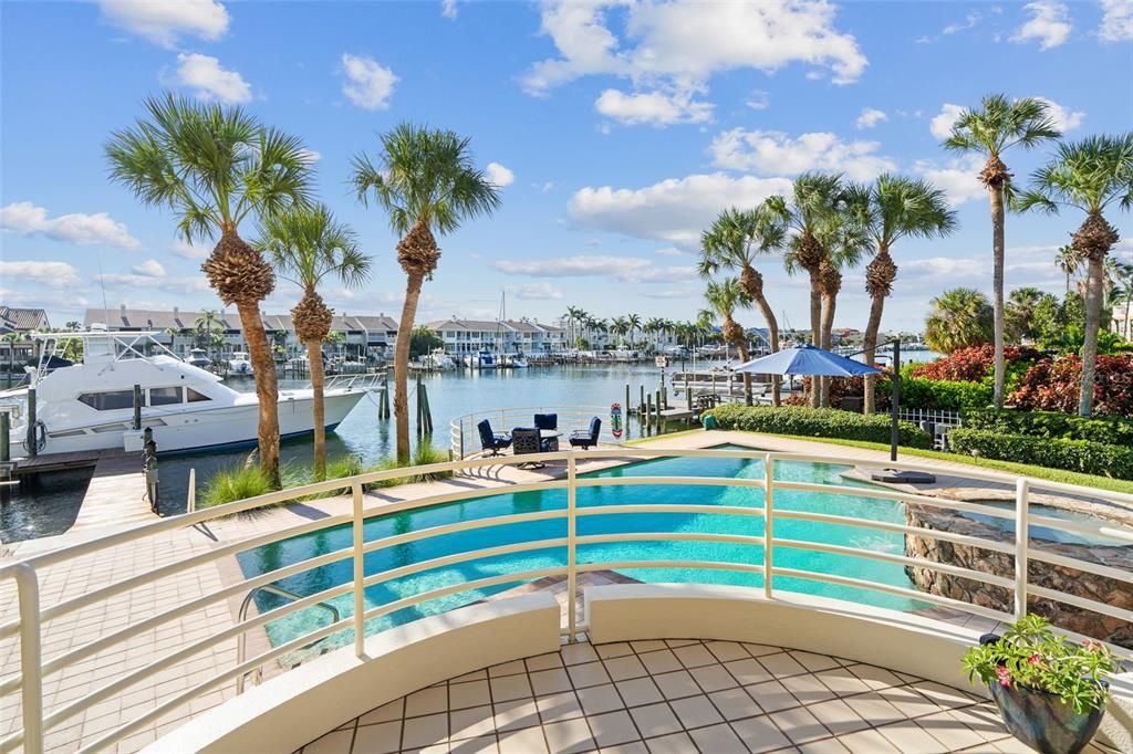 Exterior, Lake, Pool