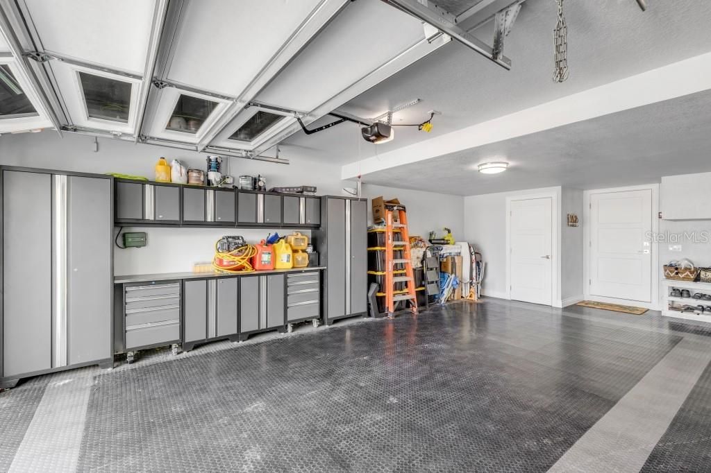Garage, Interior