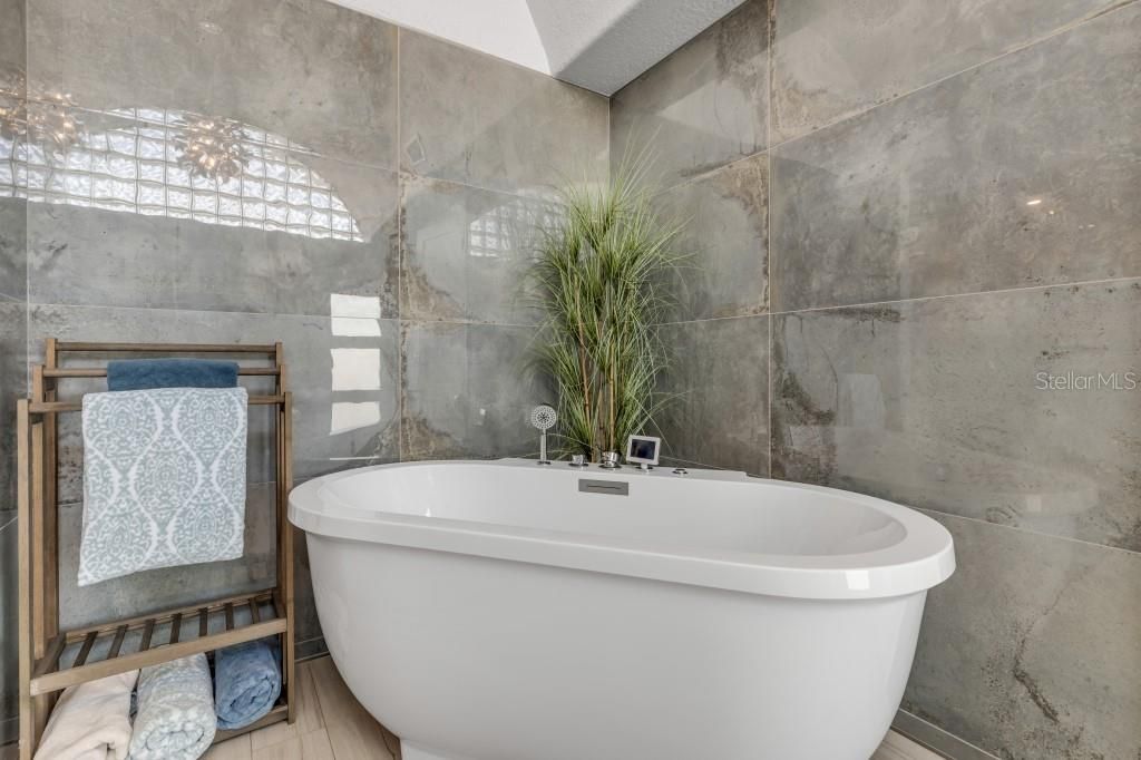 Bathroom, Free Standing Baths, Interior