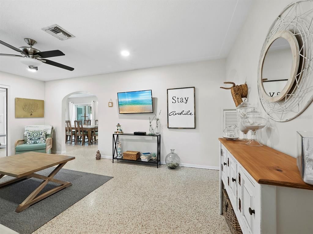 Dining room, Interior, Recessed Lighting