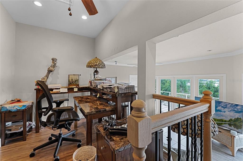Home Office, Interior, Recessed Lighting, Wood Texture Flooring