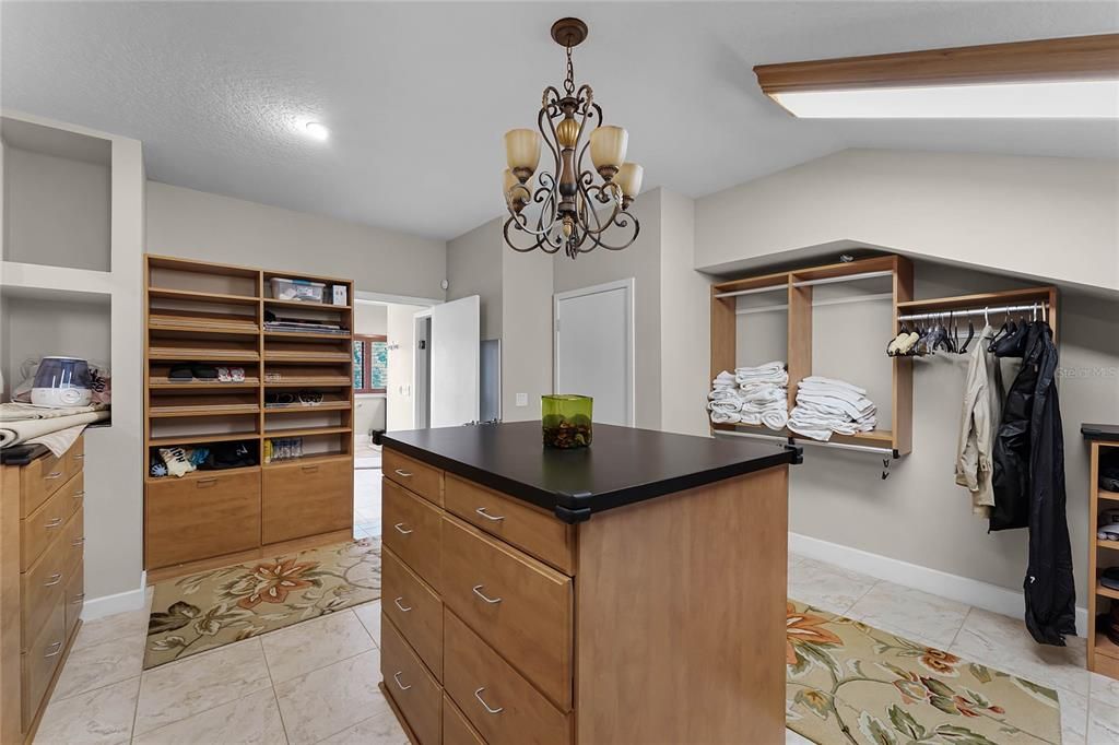 Chandelier, Interior, Recessed Lighting, Walk-in Closets