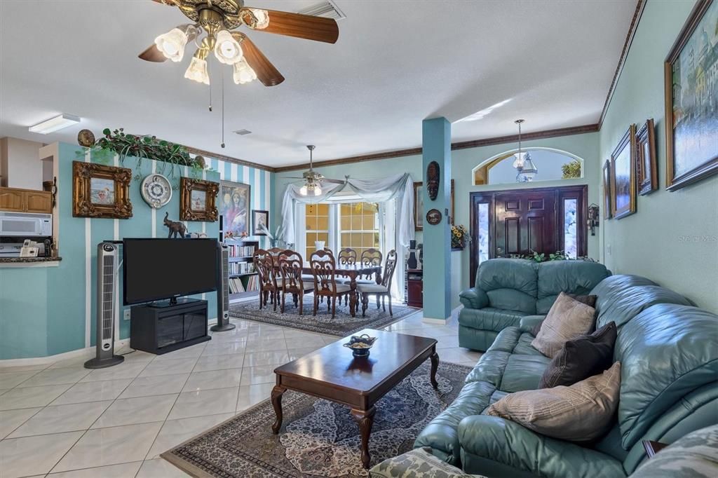 Dining room, Interior, Living room, Pendant Lights