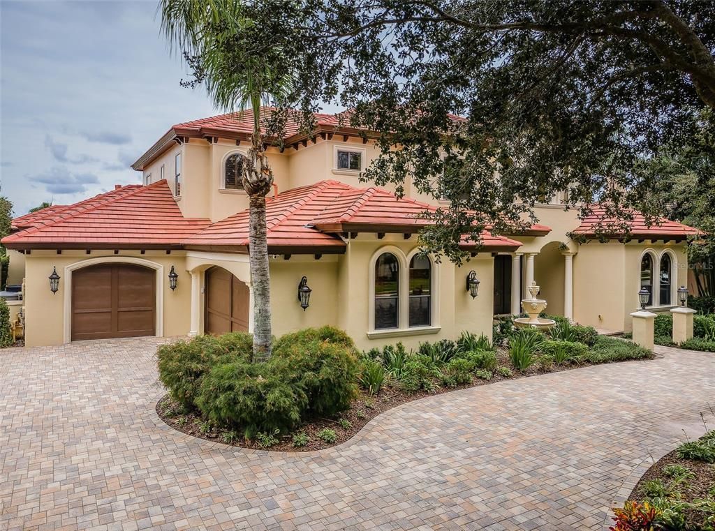 Attached, Exterior, Facade, Mediterranean