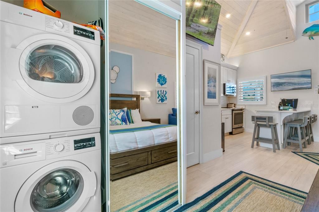 Bedroom, Interior, Recessed Lighting, Washer, Wood Texture Flooring